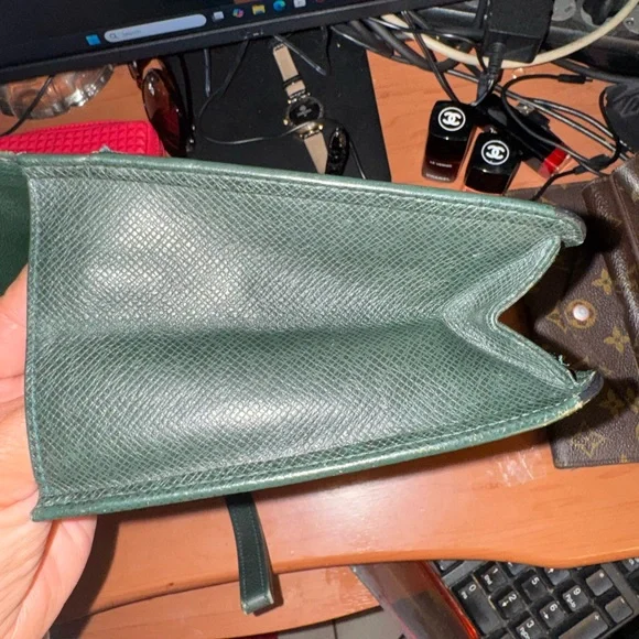 Project Louis Vuitton Green Leather clutch with Gold Lock - Picture 9 of 15